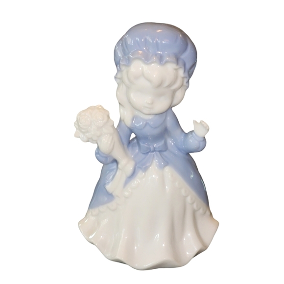 Vintage Enesco Japan Blue & White Ceramic Girl With Bouquet Night Light 6"X4"X3" - Picture 2 of 13